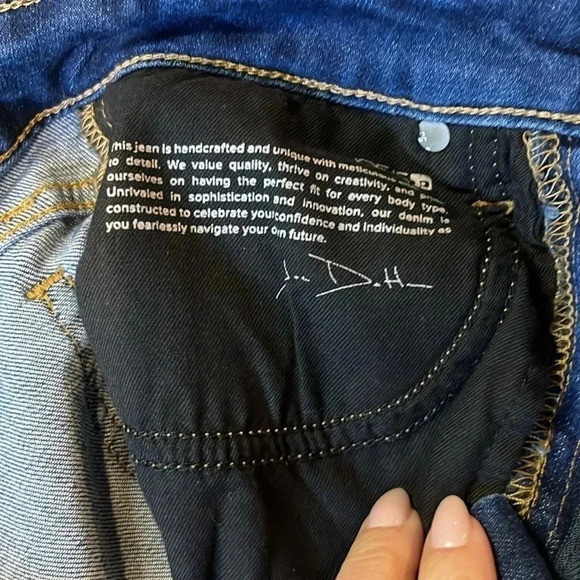 Joe's Jeans, The Icon Mid Rise Skinny. Size  26. - Picture 8 of 13
